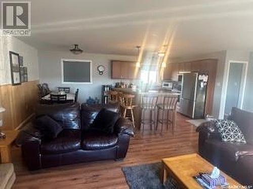 305 Kepula Lane, Calder Rm No. 241, SK - Indoor Photo Showing Living Room