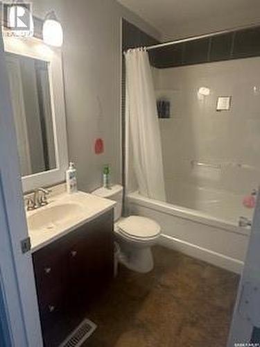 305 Kepula Lane, Calder Rm No. 241, SK - Indoor Photo Showing Bathroom