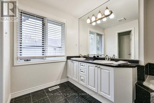 2134 Berryman Court, Burlington, ON - Indoor Photo Showing Bathroom