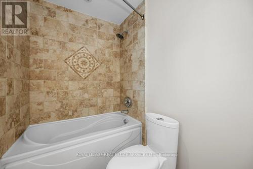 60 River Glen Boulevard, Oakville, ON - Indoor Photo Showing Bathroom