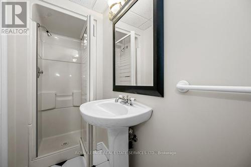 60 River Glen Boulevard, Oakville, ON - Indoor Photo Showing Bathroom