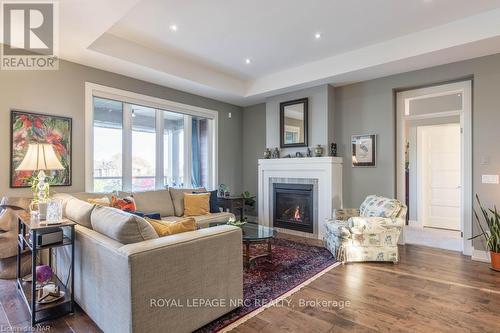 62 Coyle Court, Welland (771 - Coyle Creek), ON - Indoor Photo Showing Living Room With Fireplace