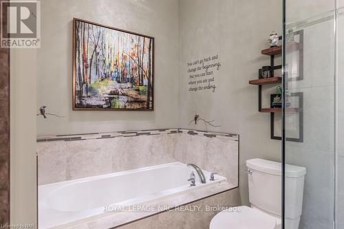 62 Coyle Court, Welland (771 - Coyle Creek), ON - Indoor Photo Showing Bathroom