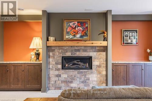 62 Coyle Court, Welland (771 - Coyle Creek), ON - Indoor Photo Showing Living Room With Fireplace