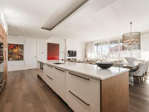 Cuisine - 408-215 Av. Redfern, Westmount, QC - Indoor Photo Showing Kitchen With Upgraded Kitchen