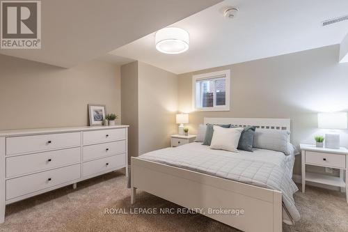 12 Scottdale Court, Pelham, ON - Indoor Photo Showing Bedroom