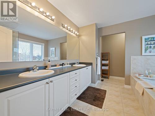 3255 Mccurdy Court, Burlington, ON - Indoor Photo Showing Bathroom