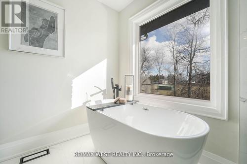 4921 Ninth Line, Erin, ON - Indoor Photo Showing Bathroom