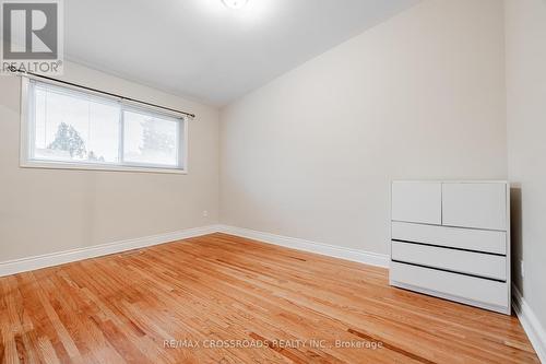 1074 Lawrence Avenue E, Toronto, ON - Indoor Photo Showing Other Room