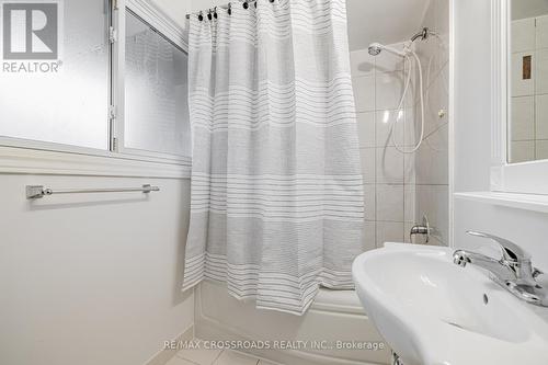 1074 Lawrence Avenue E, Toronto, ON - Indoor Photo Showing Bathroom