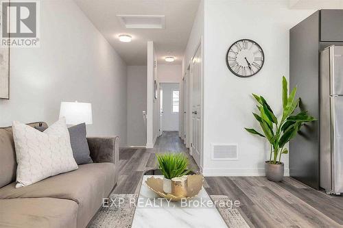 40 - 205 West Oak Trail, Kitchener, ON - Indoor Photo Showing Living Room