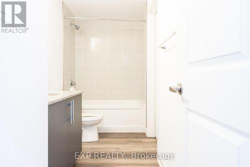 40 - 205 West Oak Trail, Kitchener, ON - Indoor Photo Showing Bathroom