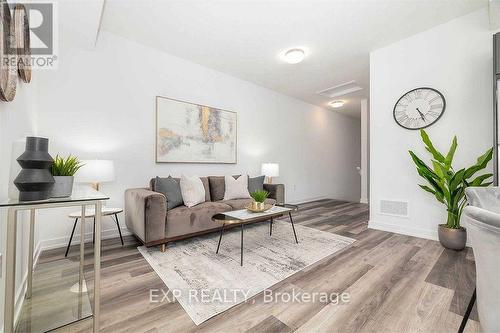 40 - 205 West Oak Trail, Kitchener, ON - Indoor Photo Showing Living Room