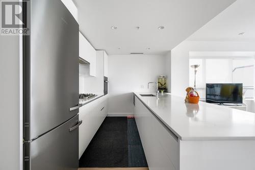 5766 Gilbert Road, Richmond, BC - Indoor Photo Showing Kitchen With Upgraded Kitchen