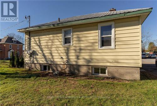 671 Gordon Street, Pembroke, ON - Outdoor With Exterior