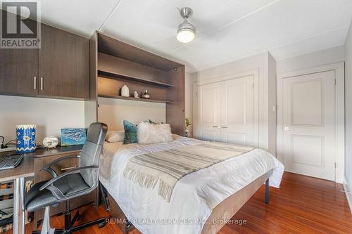 907 - 2 Glamorgan Avenue, Toronto, ON - Indoor Photo Showing Bedroom