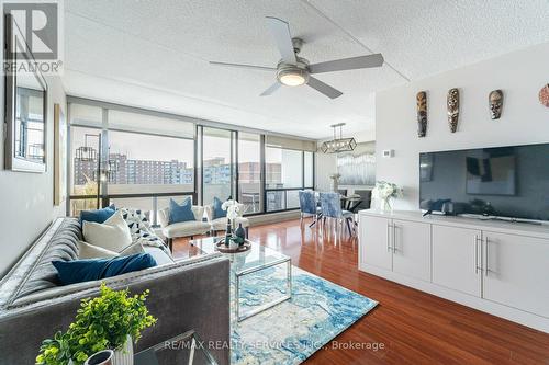 907 - 2 Glamorgan Avenue, Toronto, ON - Indoor Photo Showing Living Room