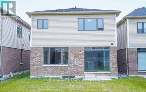 Upper - 31 Prudhoe Terrace, Barrie, ON - Outdoor With Exterior