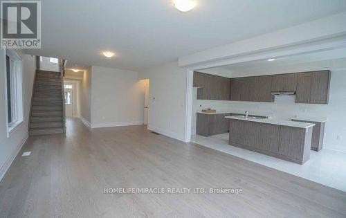 Upper - 31 Prudhoe Terrace, Barrie, ON - Indoor Photo Showing Kitchen