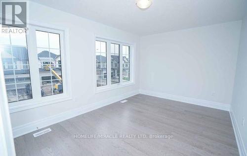 Upper - 31 Prudhoe Terrace, Barrie, ON - Indoor Photo Showing Other Room