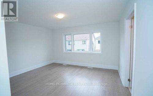 Upper - 31 Prudhoe Terrace, Barrie, ON - Indoor Photo Showing Other Room