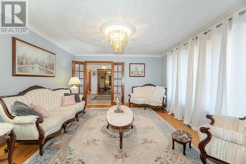 13485 8Th Concession Road, King, ON - Indoor Photo Showing Living Room