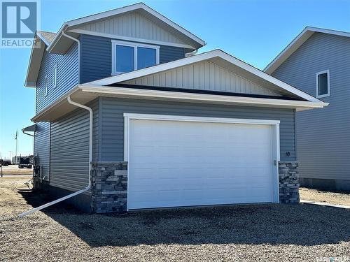 10 Aspen Place, Humboldt, SK - Outdoor