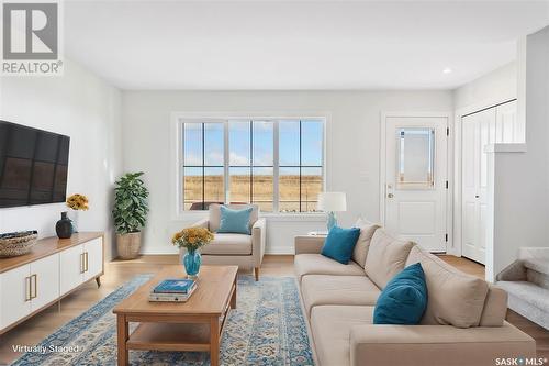 666 Mcormond Drive, Saskatoon, SK - Indoor Photo Showing Living Room