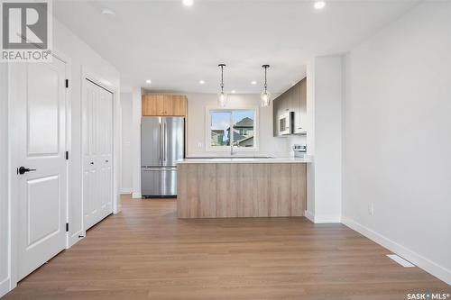 666 Mcormond Drive, Saskatoon, SK - Indoor Photo Showing Kitchen