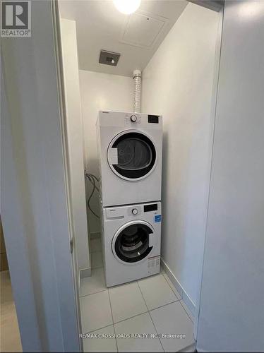 A14 - 36 Forest Manor Road, Toronto, ON - Indoor Photo Showing Laundry Room