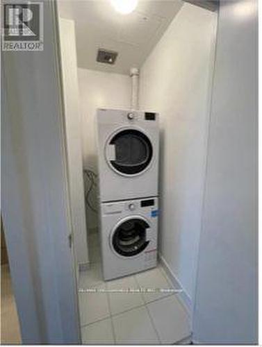 A14 - 36 Forest Manor Road, Toronto, ON - Indoor Photo Showing Laundry Room