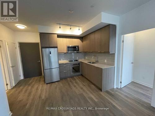 A14 - 36 Forest Manor Road, Toronto, ON - Indoor Photo Showing Kitchen