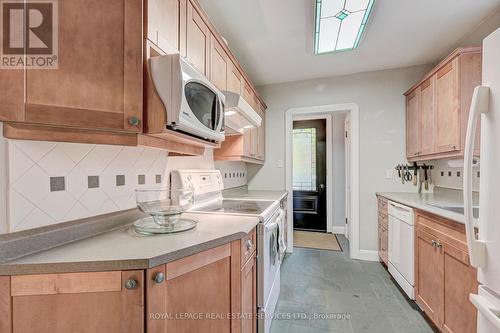 884 Royal York Road, Toronto, ON - Indoor Photo Showing Kitchen