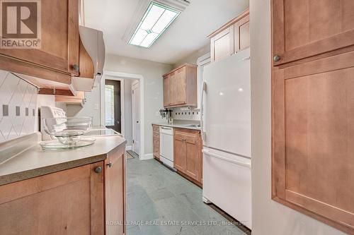 884 Royal York Road, Toronto, ON - Indoor Photo Showing Kitchen