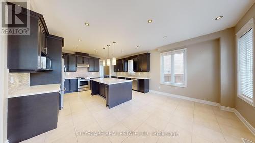 3229 Trailside Drive, Oakville, ON - Indoor Photo Showing Kitchen