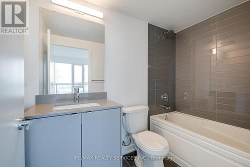 B813 - 3200 Dakota Common, Burlington, ON - Indoor Photo Showing Bathroom