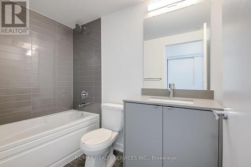 B813 - 3200 Dakota Common, Burlington, ON - Indoor Photo Showing Bathroom