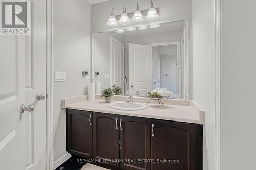 302 Buick Boulevard, Brampton, ON - Indoor Photo Showing Bathroom