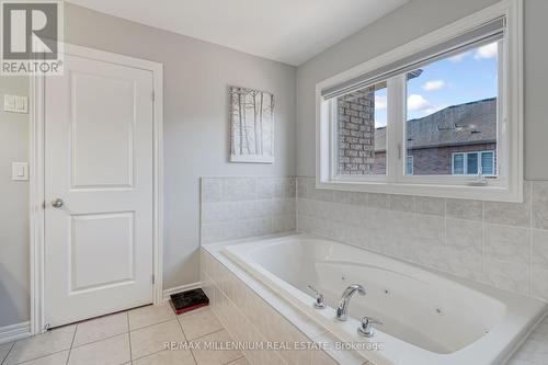 302 Buick Boulevard, Brampton, ON - Indoor Photo Showing Bathroom