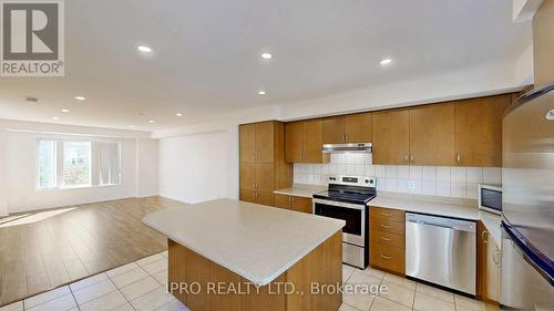 140 - 3050 Erin Centre Boulevard, Mississauga, ON - Indoor Photo Showing Kitchen