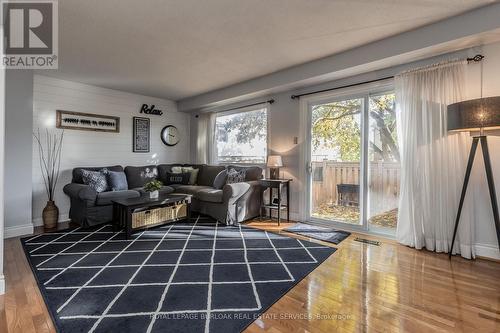 93 - 1584 Newlands Crescent, Burlington, ON - Indoor Photo Showing Living Room With Fireplace