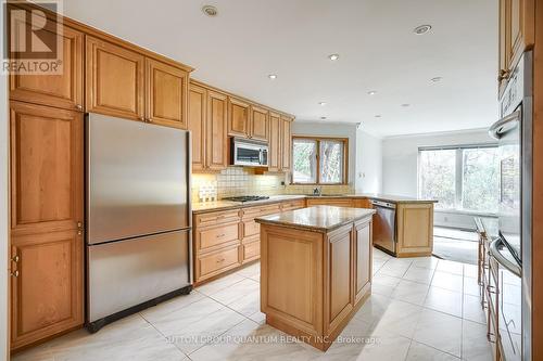 1340 Contour Drive, Mississauga, ON - Indoor Photo Showing Kitchen