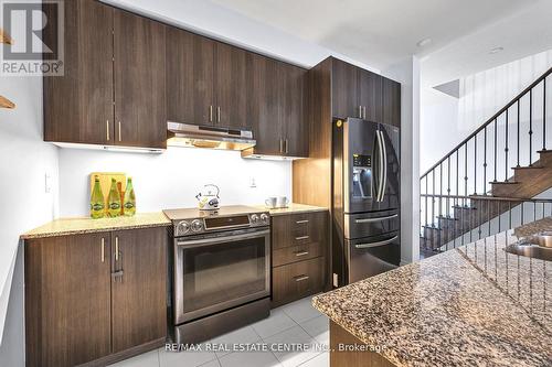 429 Rivermont Road, Brampton, ON - Indoor Photo Showing Kitchen With Upgraded Kitchen