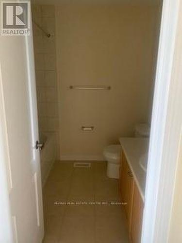 10 Utter Place, Hamilton, ON - Indoor Photo Showing Bathroom