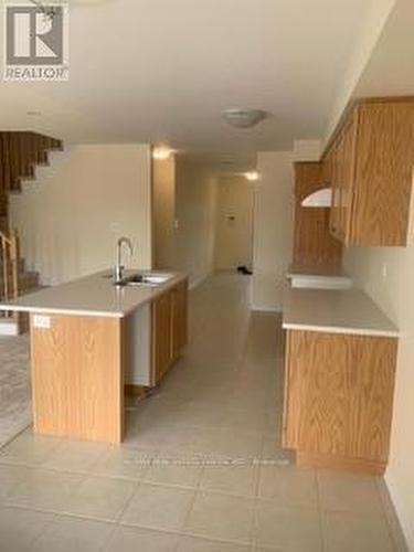 10 Utter Place, Hamilton, ON - Indoor Photo Showing Kitchen