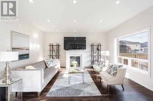 762 Halbert Drive, Shelburne, ON - Indoor Photo Showing Living Room With Fireplace