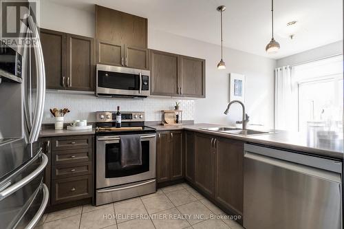 144 Hazelton Avenue, Hamilton, ON - Indoor Photo Showing Kitchen With Double Sink With Upgraded Kitchen