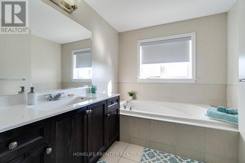 144 Hazelton Avenue, Hamilton, ON - Indoor Photo Showing Bathroom