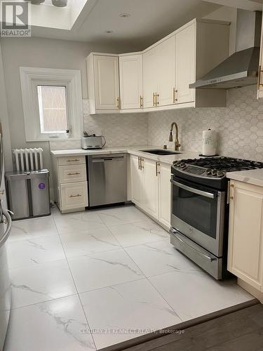 524 Castlefield Avenue, Toronto, ON - Indoor Photo Showing Kitchen