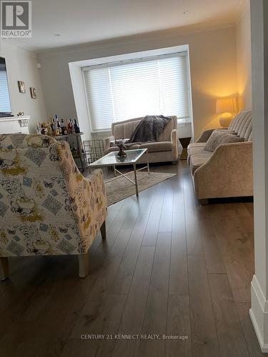 524 Castlefield Avenue, Toronto, ON - Indoor Photo Showing Living Room